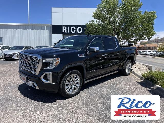 2020 GMC Sierra 1500 Denali in Onyx Black — front three-quarter view